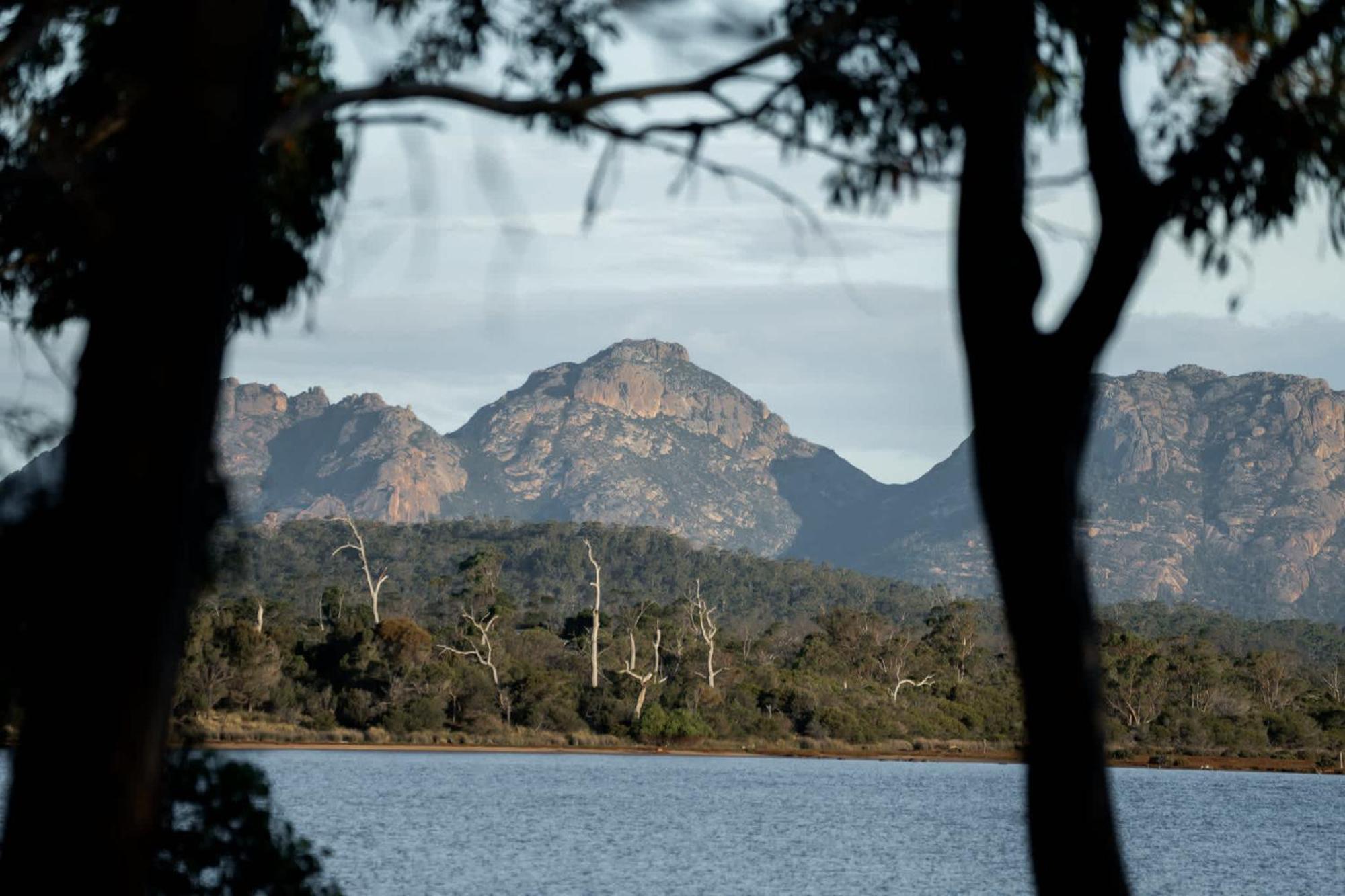 Numie - Freycinet Peninsula - Glamping - Heated - Waterfront 호텔 콜스베이 외부 사진