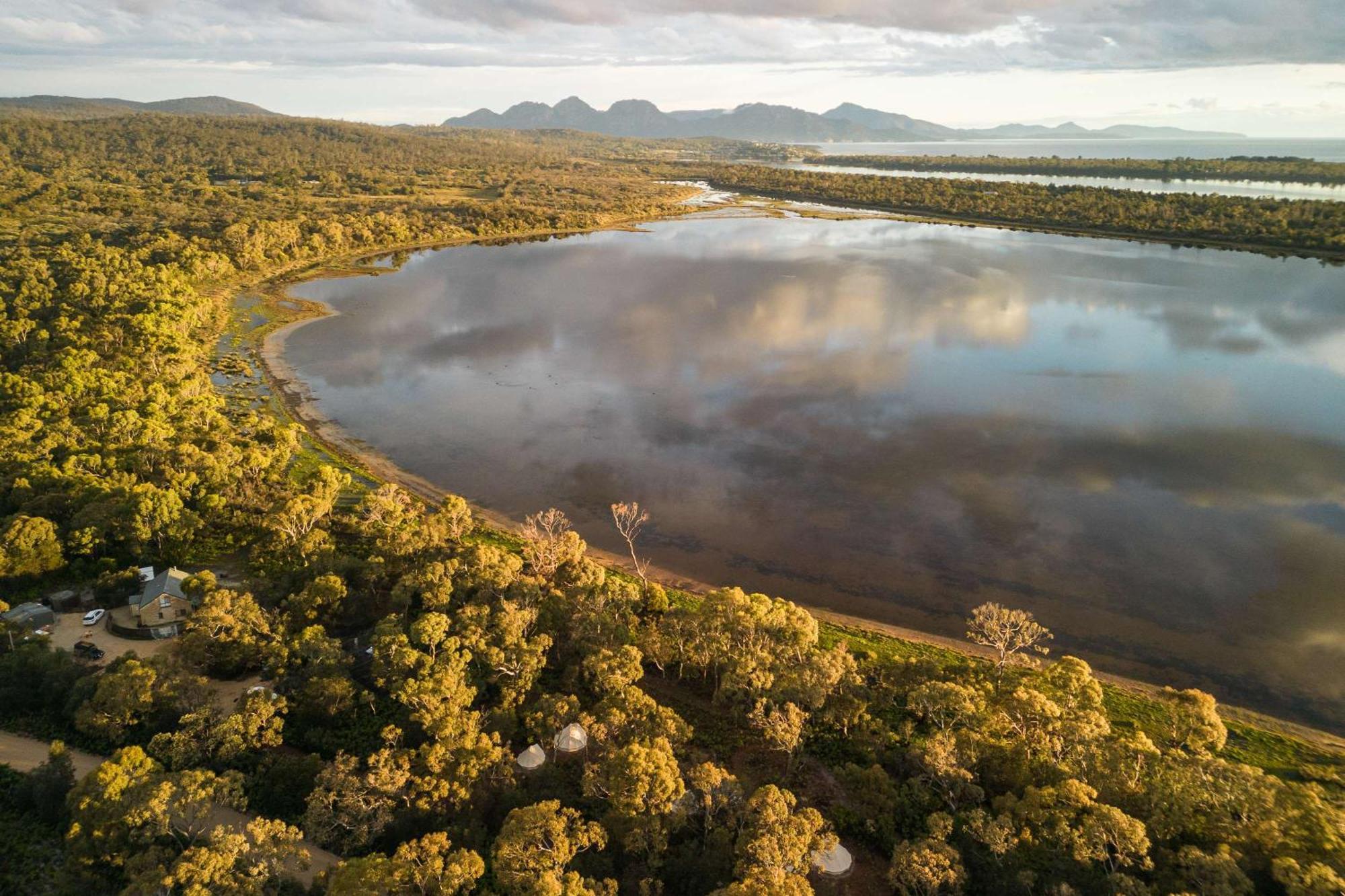 Numie - Freycinet Peninsula - Glamping - Heated - Waterfront 호텔 콜스베이 외부 사진